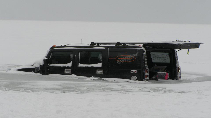 Illustration for article titled What Made You Think The Second Hummer Wouldn't Also Fall Through The Ice?
